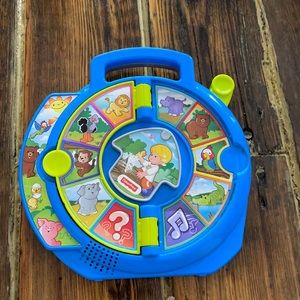 Fisher price spinner toy!  Needs batteries, good condition as seen in photos!